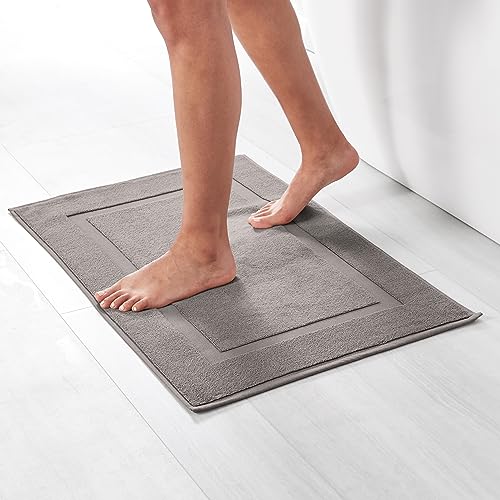 Amazon Basics Banded Bathroom Bath Rug Mat, Powder Gray, 31 inches L x 20 inches W