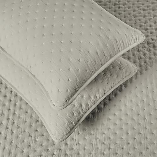 Amazon Basics Brushed Microfiber Quilt Set, Extra Soft with Natural Texture, 3-Piece, King, Grey view 3