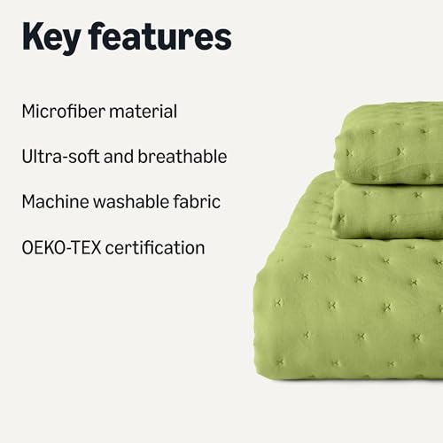 Amazon Basics Brushed Microfiber Quilt Set, Extra Soft with Natural Texture, 3-Piece, Queen/Full, Green view 2