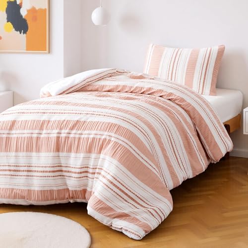 Amazon Basics Comforter Set, 2-Piece Jacquard Comforter and Pillow Sham, All-Season Bedding, Twin, Pink Striped