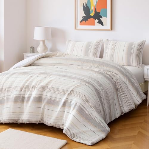 Amazon Basics Comforter Set, 3-Piece Jacquard Comforter and 2 Pillow Shams, All-Season Bedding, Full, Beige Striped