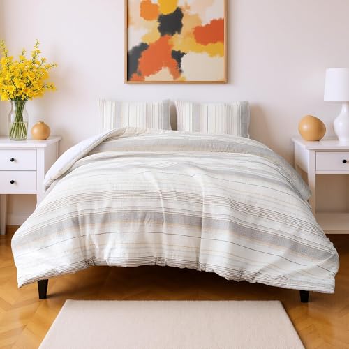 Amazon Basics Comforter Set, 3-Piece Jacquard Comforter and 2 Pillow Shams, All-Season Bedding, Full, Beige Striped view 2