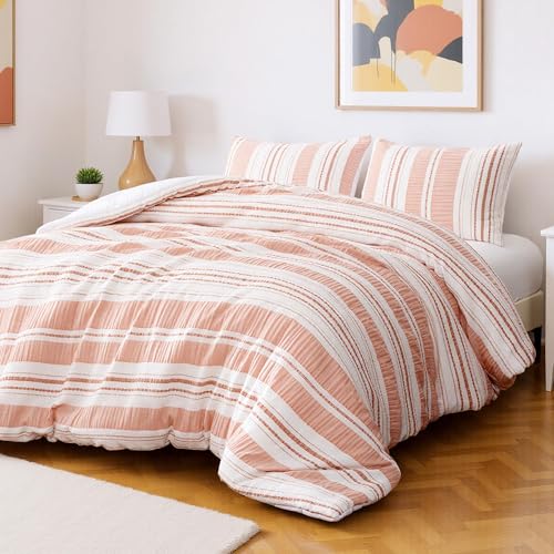 Amazon Basics Comforter Set, 3-Piece Jacquard Comforter and 2 Pillow Shams, All-Season Bedding, King, Pink Striped