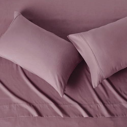 Amazon Basics Lightweight Breathable Microfiber 4-Piece Bed Sheet Set, Queen, Rose, Solid view 3