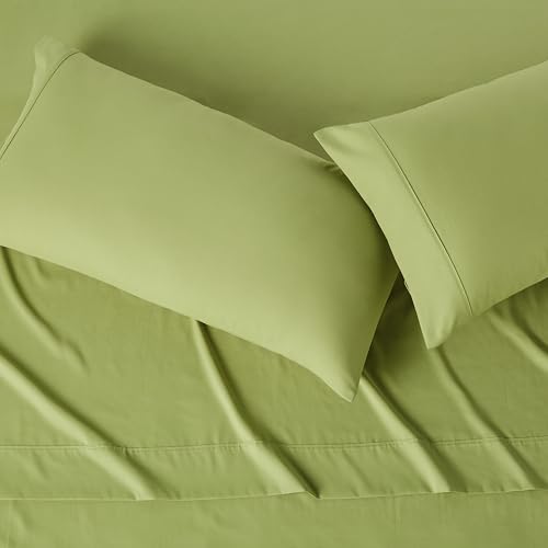 Amazon Basics Lightweight Microfiber 4-Piece Bed Sheet Set, King, Oliver Light, Solid view 3