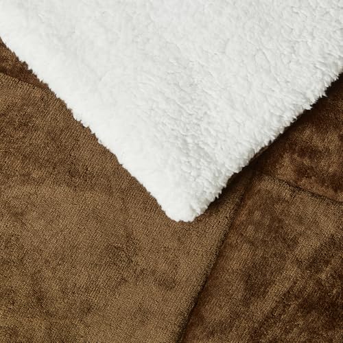 Amazon Basics Reversible Sherpa Comforter Set with Pillow Sham, Brown, Twin/Twin XL view 3