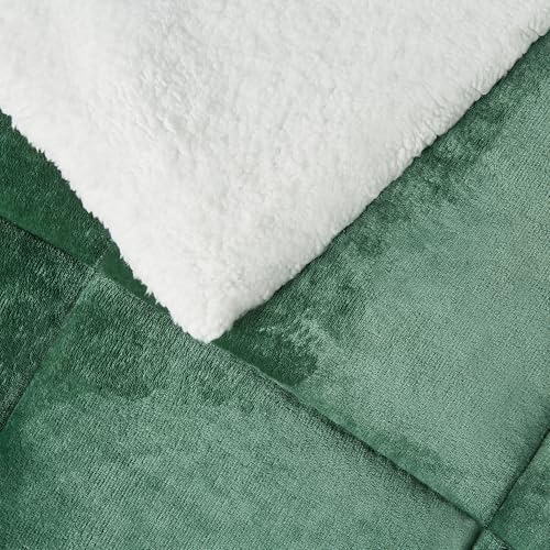 Amazon Basics Reversible Sherpa Comforter Set with Pillow Sham, Twin/Twin XL, Green view 3