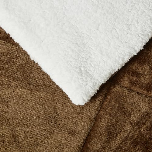 Amazon Basics Reversible Sherpa Comforter Set with Pillow Sham, Brown, Queen/Full view 3