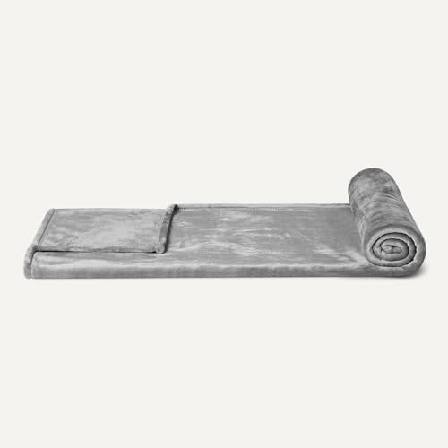 Amazon Basics Soft Fleece Throw Blanket, Ultra-Soft Flannel Fleece Microfiber, Lightweight Warm Cozy for Couch Sofa Bedroom, Fade-Resistant, 50 x 60 Inches, Gray view 3