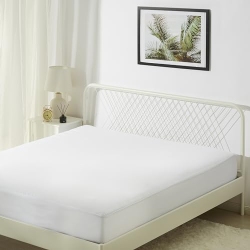 Amazon Basics Waterproof Mattress Protector, White, Queen